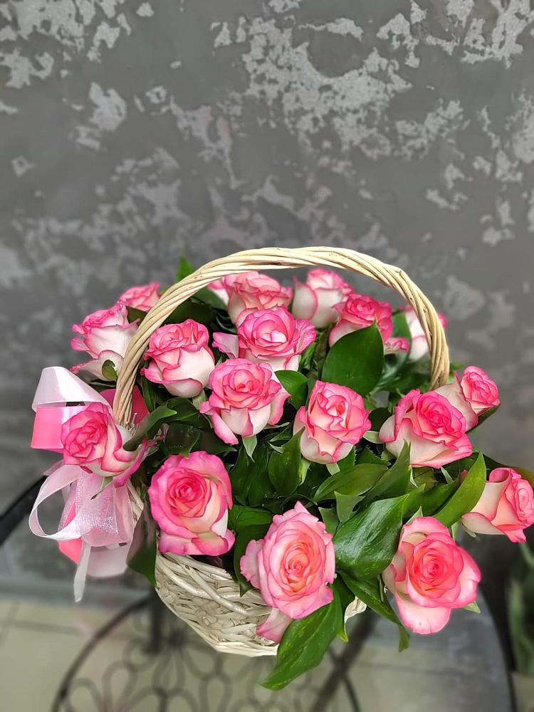 Цветочная композиция из Розы в корзине в Берёзовской