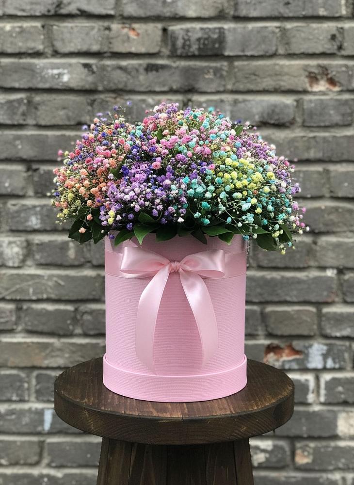 Цветочная композиция из Гипсофила и Розы в шляпной коробке в Берёзовской