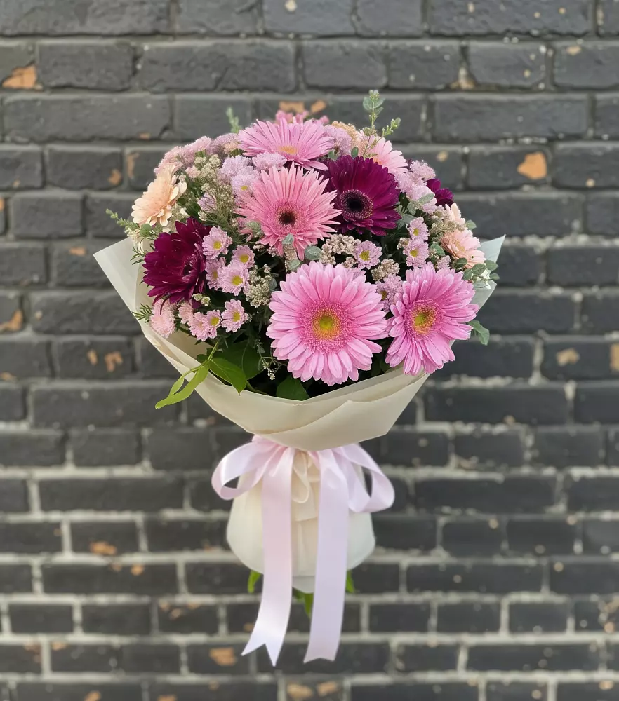 Букет цветов из: Герберы и Хризантемы в Берёзовской