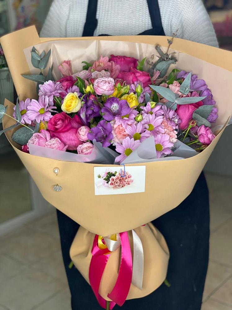 Букет цветов из: Хризантемы, Гвоздики и Альстромерии в Берёзовской