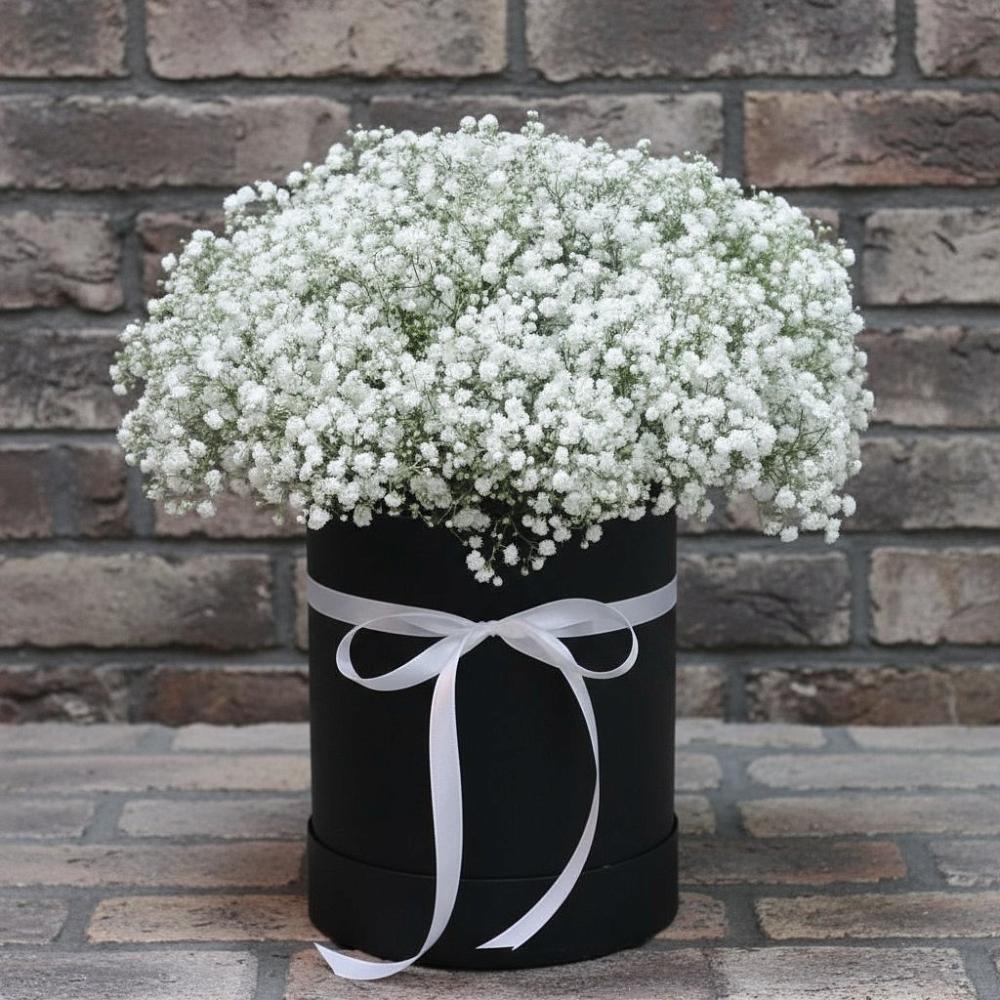 Цветочная композиция из Гипсофила в шляпной коробке в Берёзовской