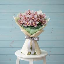 Букет цветов из:  Орхидеи и Розы в Берёзовской