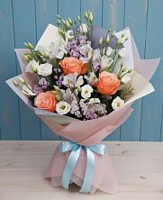 Букет цветов из:  Лизиантусы, Розы, Альстромерии и Гипсофила в Берёзовской
