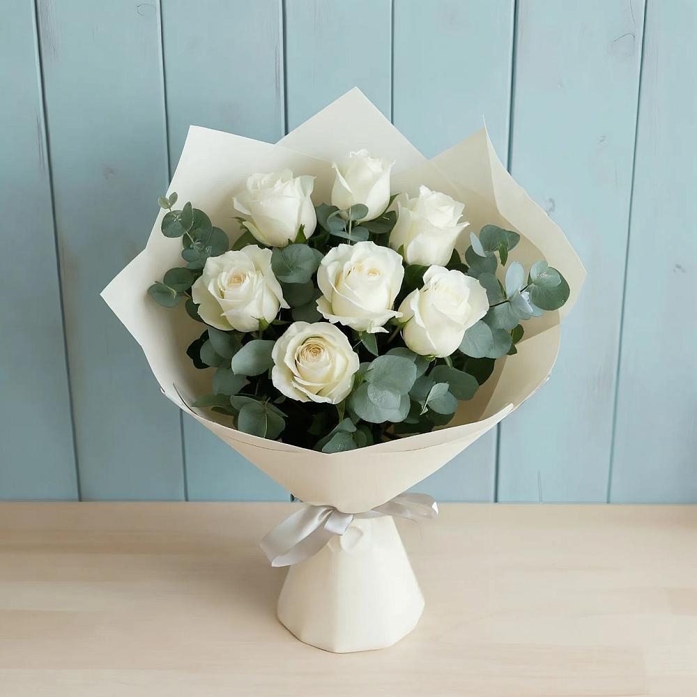 Букет Белые розы в Эвкалипте в Берёзовской