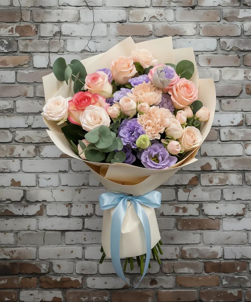 Букет цветов из: Розы, Лизиантусы и Гвоздики в Берёзовской