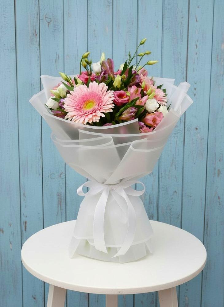 Букет цветов из: Герберы, Альстромерии и Лизиантусы в Берёзовской