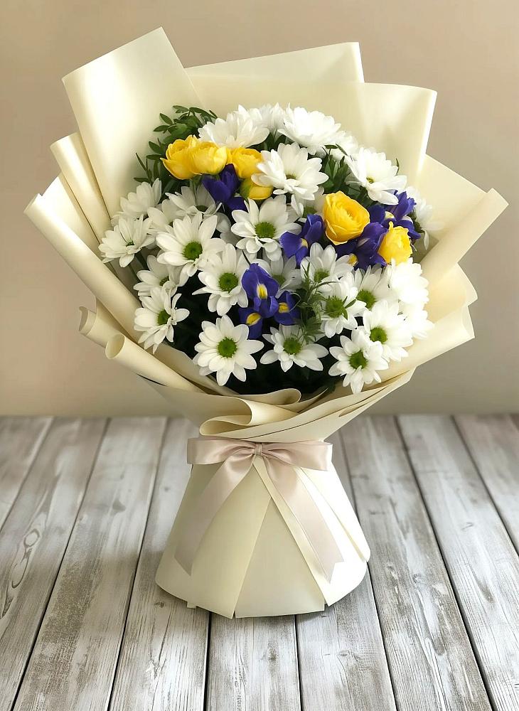 Букет цветов из: Ирисы, Хризантемы и Розы в Берёзовской