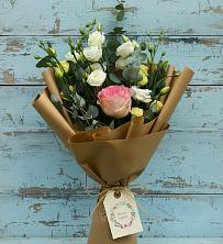 Букет цветов из:  Розы и Лизиантусы в Берёзовской