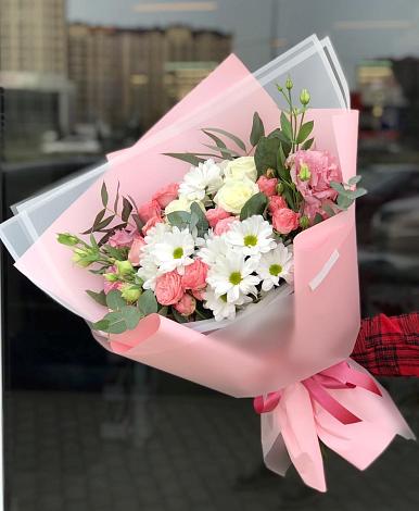 Букет цветов из: Розы, Лизиантусы и Хризантемы в Берёзовской